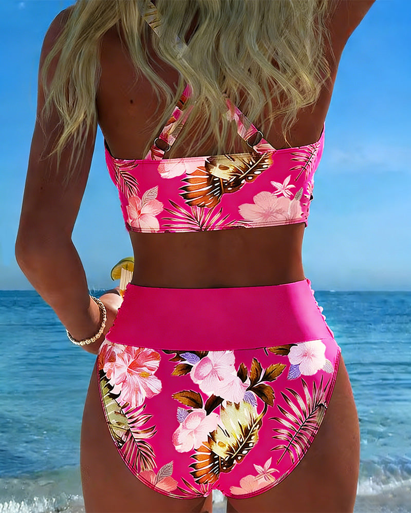 Bikini met contrasterende bloemenprint en split