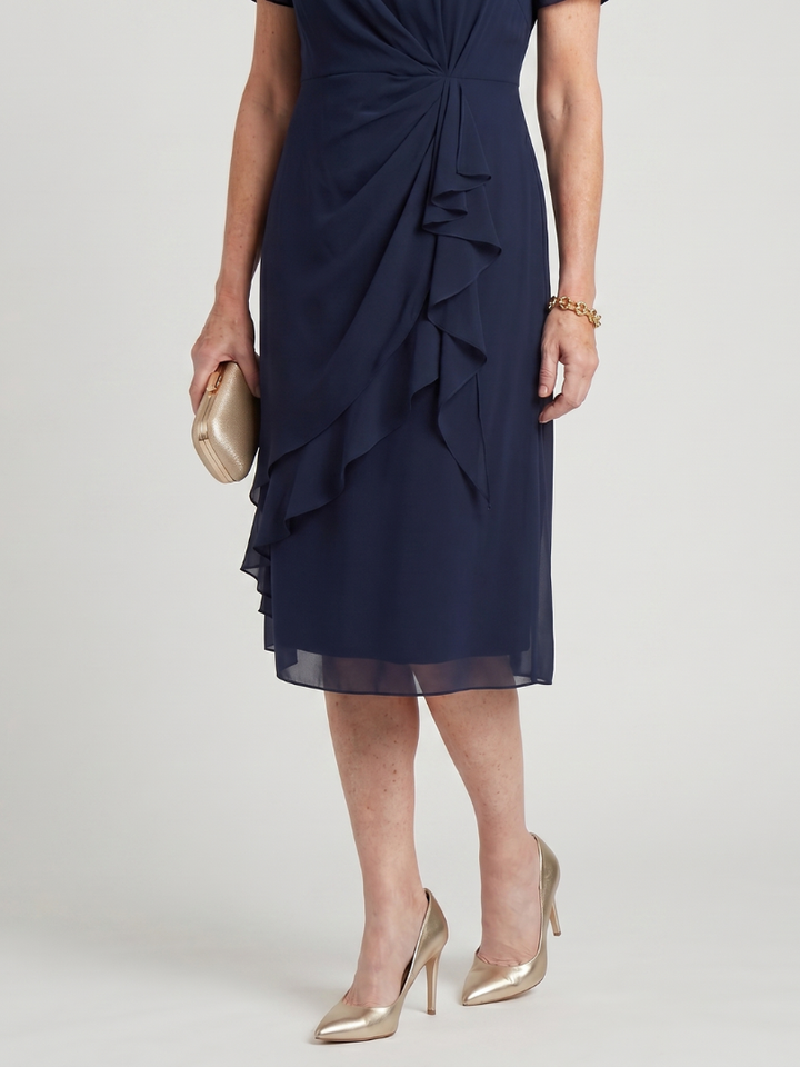 Eira™ | Elegante Midi Jurk met Gelaagde Zoom & Transparante Mouwen