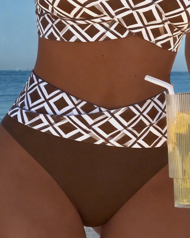 Twee-delige Bikini Met Bh-Snit En Diamantpatroon